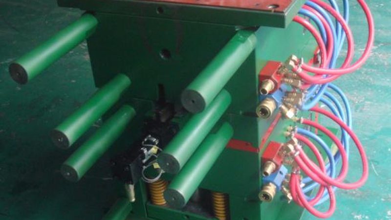 汽车零件拉伸模具定制：关键工艺与选型要点