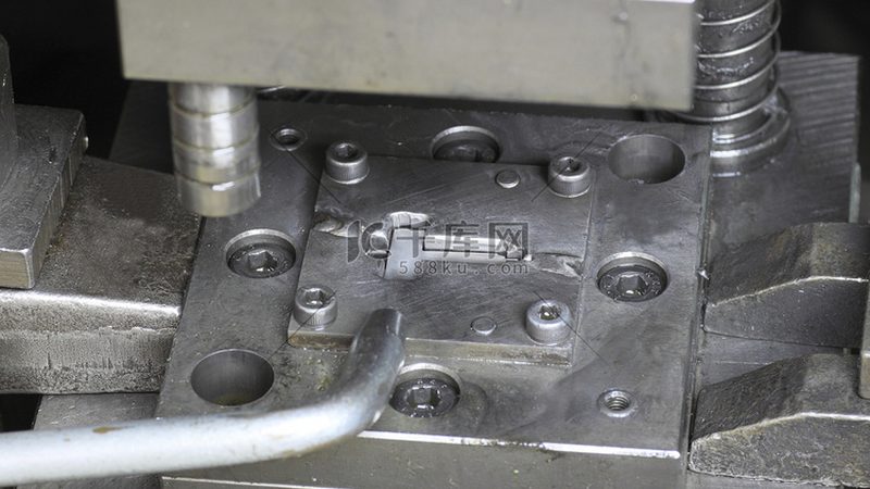 上海压铸模具寿命：揭秘影响模具寿命的关键因素