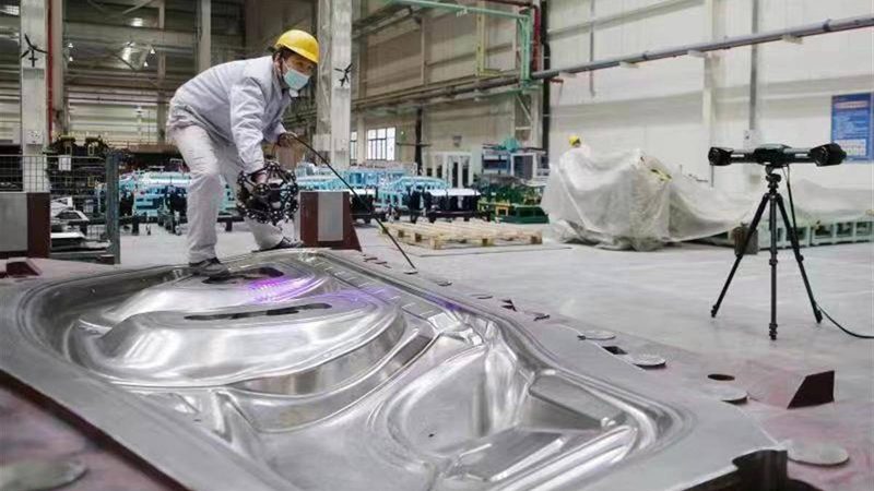 深圳双色模具安装：关键步骤与注意事项**