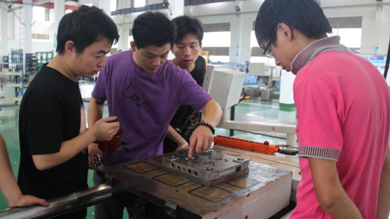 东莞双色模具报价单：揭秘双色模具的定价奥秘**